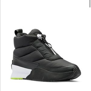 Sorel nWt 10 out & about 3 puffy zip snow boot/sneaker neon green black white